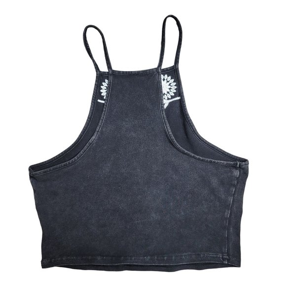 Me to We black floral embroidered crop spaghetti strap tank top size medium - Picture 3 of 4